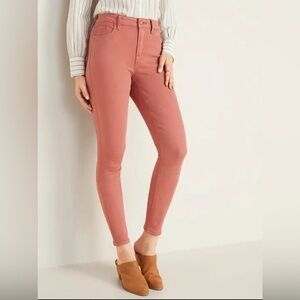 NWTOld Navy Women's Rockstar Super Skinny Mid-Rise Jeans in Pretty Penny Size 12